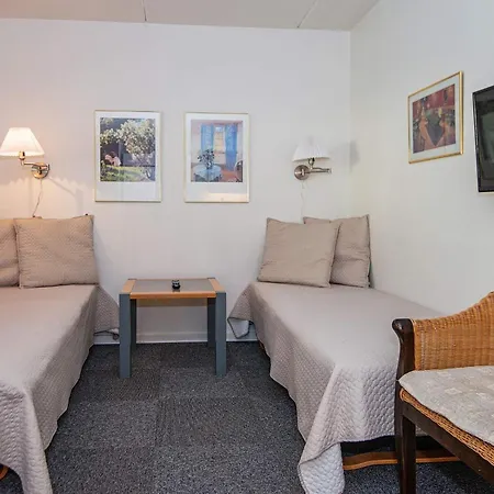 Xi Apartment *